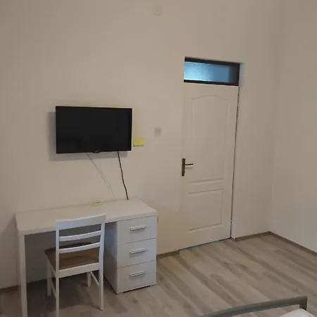 Apartman Veso トレビニエ